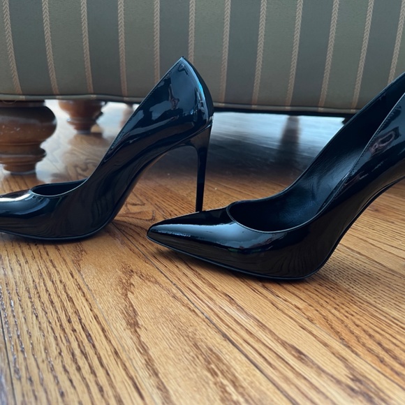 Saint Laurent Patent Heels - Picture 4 of 10